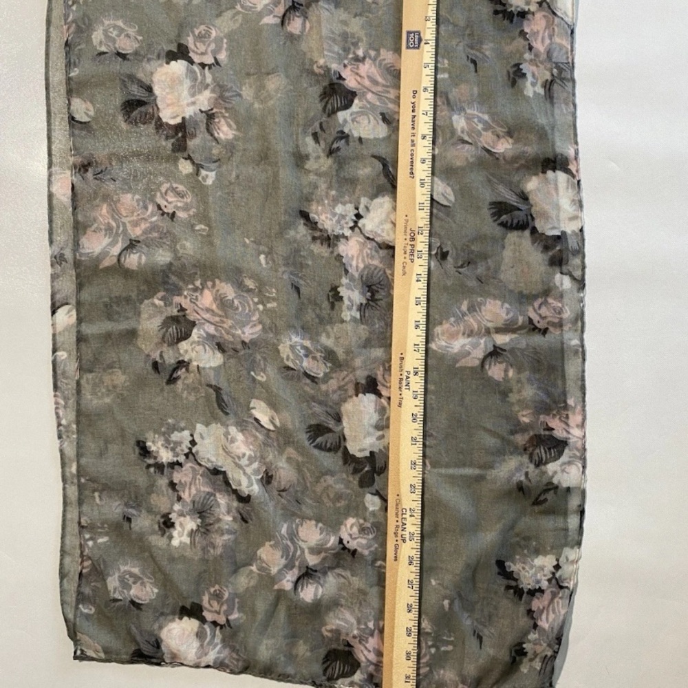 GOOD Lot Of 3 Women’s Scarfs, Floral, Pink & Gray, Sheer & Thick Scarfs - Picture 9 of 15